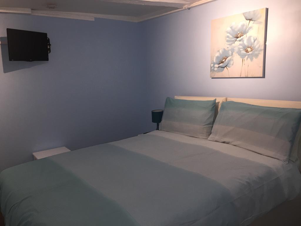 Red Lion Coaching Inn Ellesmere Ngoại thất bức ảnh