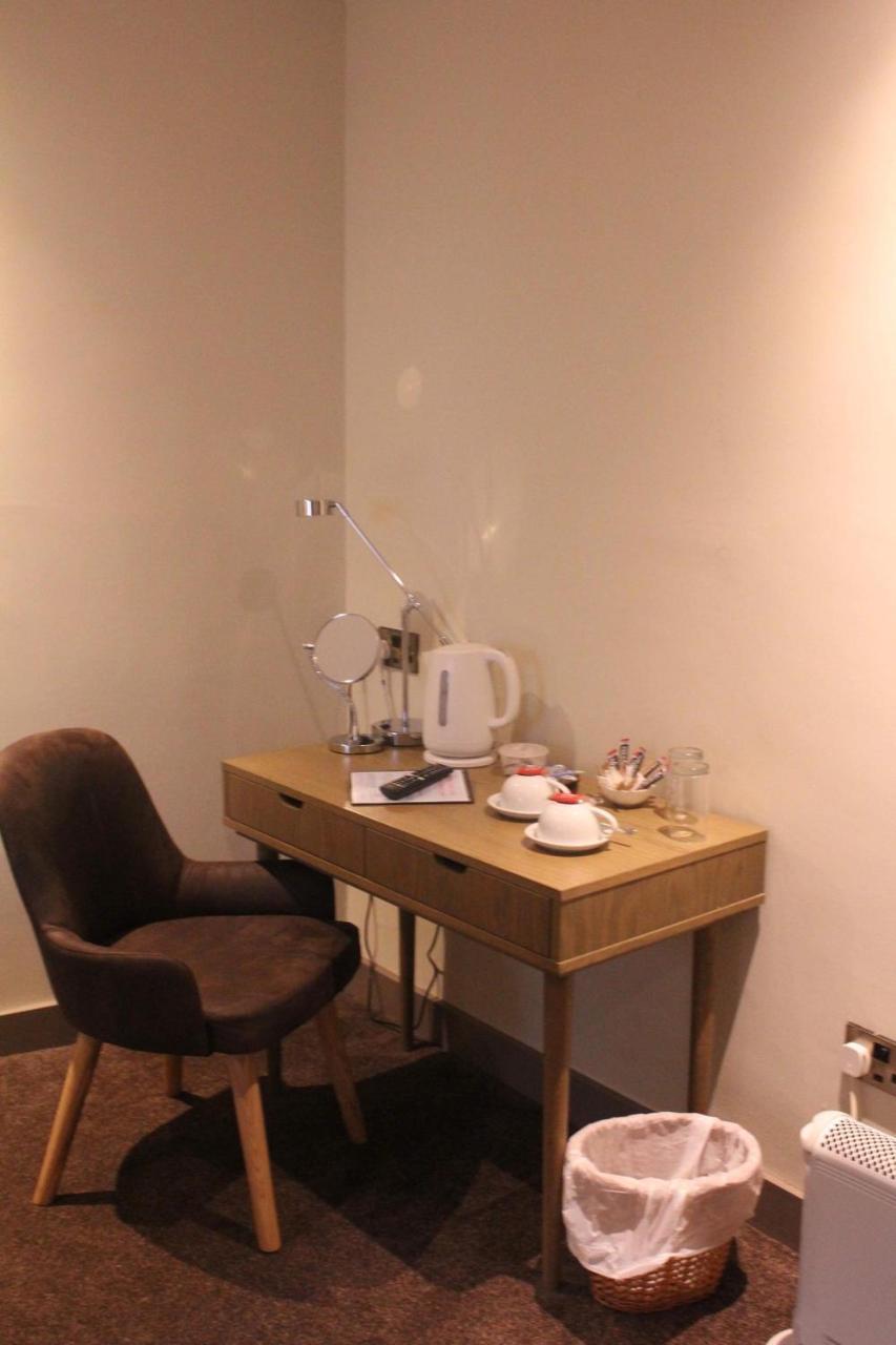 Red Lion Coaching Inn Ellesmere Ngoại thất bức ảnh